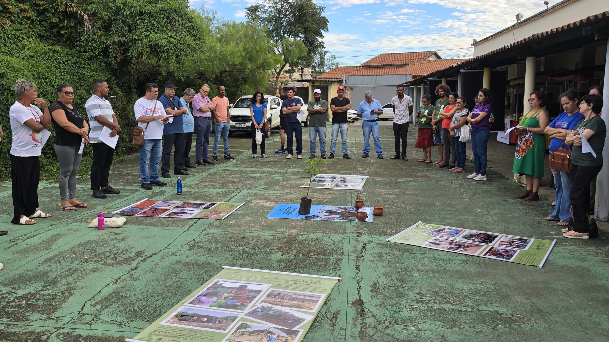Com as mãos na terra, os pés no chão e os saberes comunitários
