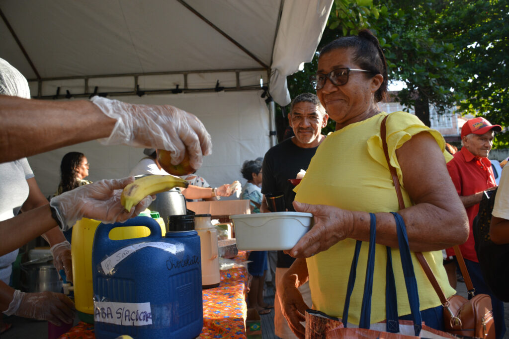 As refeições durante o Congresso Nacional da CPT acontecem em cozinhas solidárias organizadas pelas caravanas regionais. Foto: Renata Costa / CPT NE 2