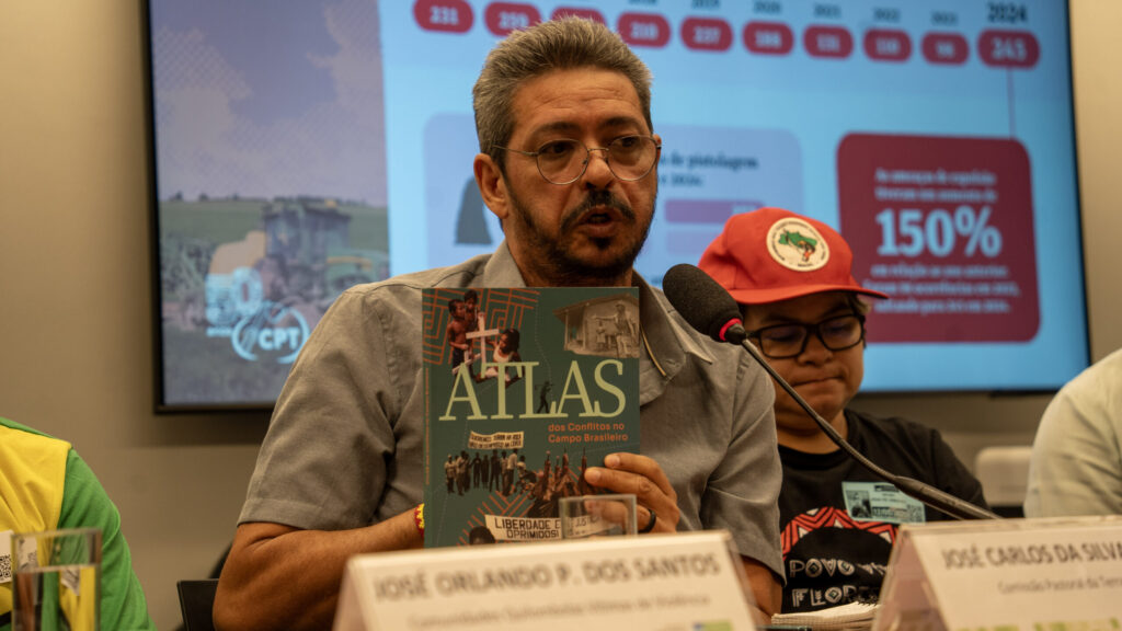 Agente pastoral e integrante da Coordenação Nacional da CPT, José Carlos da Silva Lima apresentou os dados dos conflitos no campo brasileiro. Crédito: Adi Spezia / Cimi