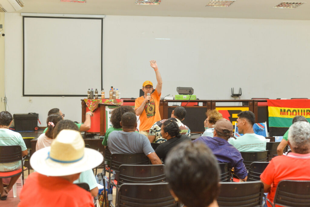 Compartilhamento de experiências na Tenda Tambor de Mina. Foto: Felipe Correia / CPT NE2