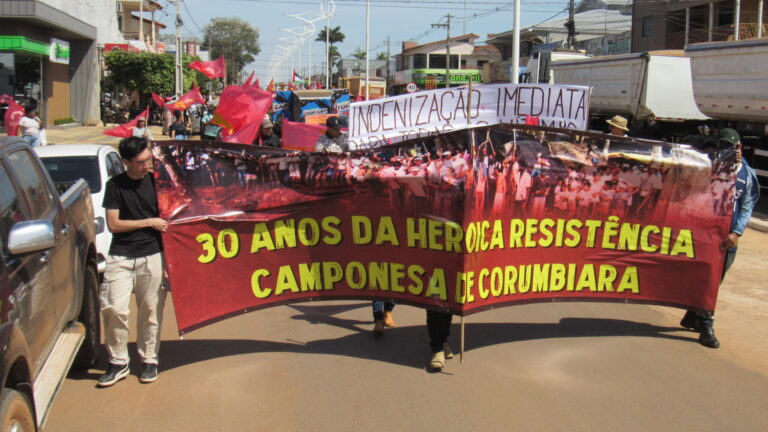 Manifestação nas ruas de Corumbiara. Crédito das fotos: Kûara Pytánga/Codevise