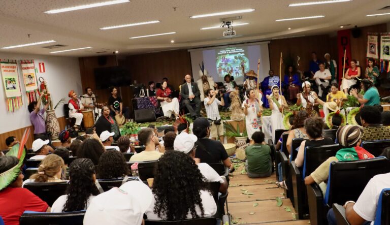 Organizado pela COP do Povo, Tribunal dos Povos reuniu lideranças de vários territórios do Brasil. Foto: Cláudia Pereira