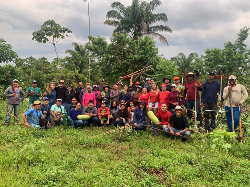 O intercâmbio agroecológico fortalece momentos de troca de conhecimento e trabalho coletivo para construção de um futuro mais sustentável.