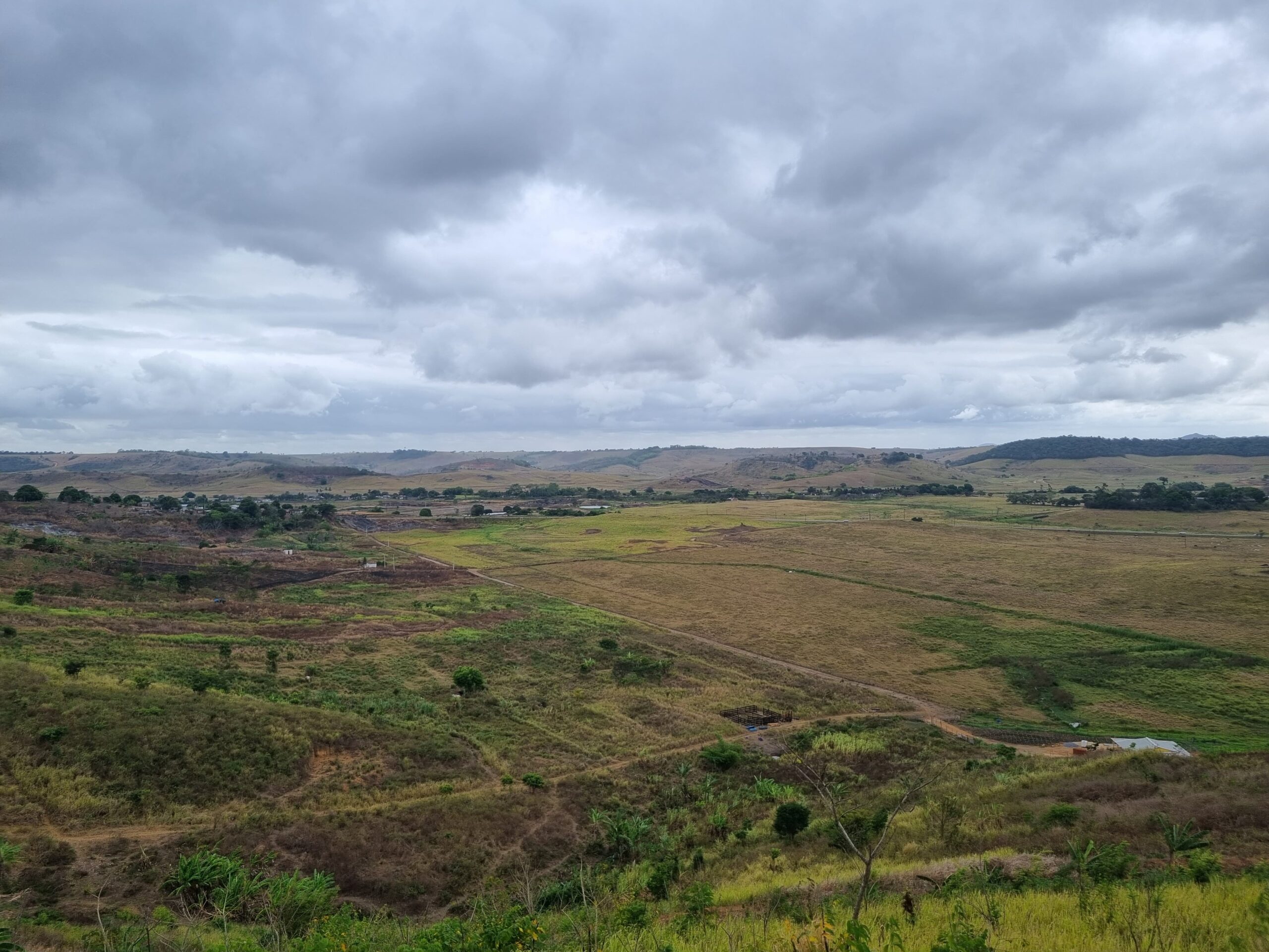 Área de Bota Velha é situada até às margens da rodovia; enquanto a antiga Fazenda São Simeão encontra-se do lado oposto. Foto: Lara Tapety /CPT-AL