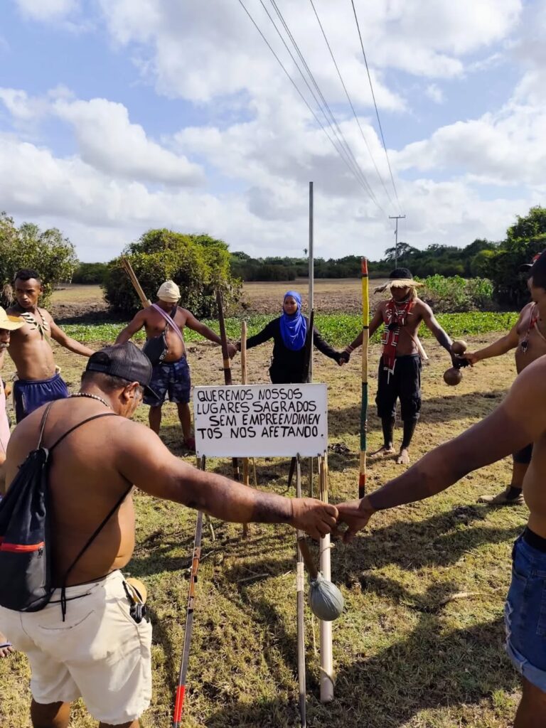 Lideranças do povo Akroá Gamella se mobilizam no local onde a empresa Equatorial Maranhão tenta avançar com a linha de transmissão Miranda/Três Marias sem consulta livre, prévia e informada, conforme determina a Convenção 169 da OIT. Foto: registro da comunidade
