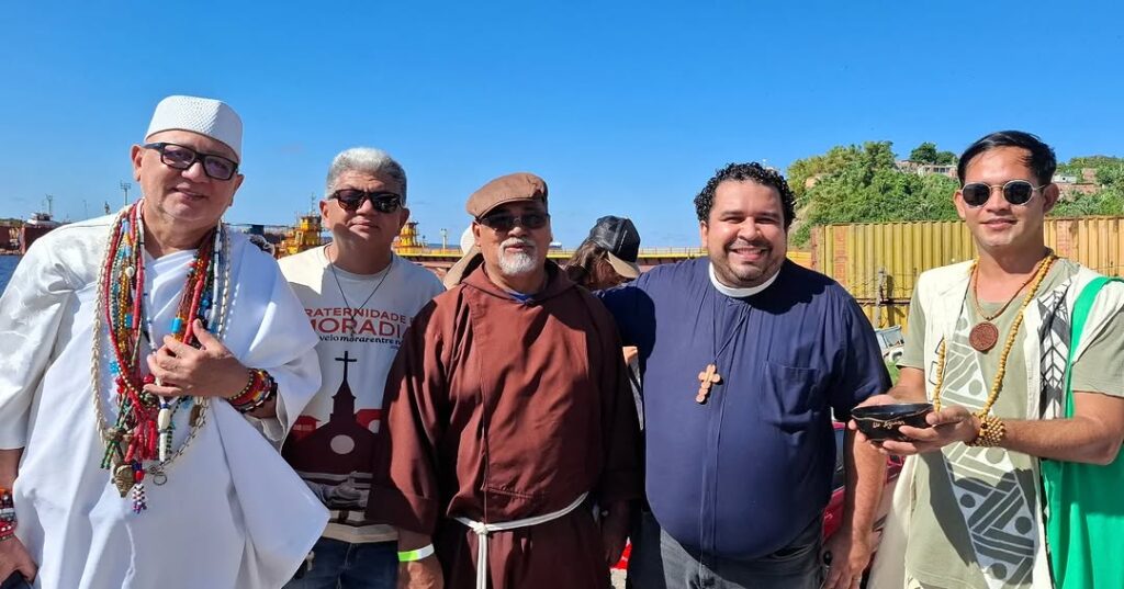 A mobilização incluiu momentos de espiritualidade com diversas representações inter-religiosas. Foto: Valter Calheiros