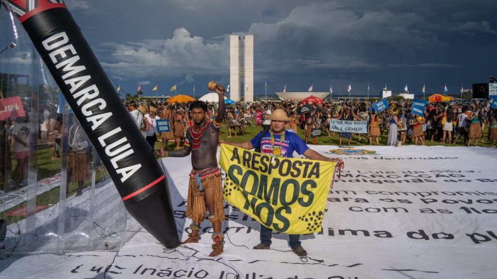 Acampamento Terra Livre 2026 marcha “Brasil soberano é terra indígena demarcada e protegida”, em 09.04.2026. Foto: Hellen Loures/Cimi