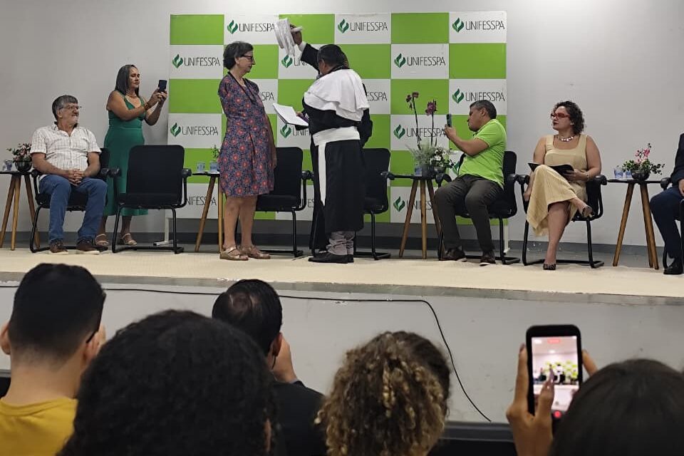 Agente histórica da CPT atuando ao lado do Frei Henri de Roziers, Ana de Souza Pinto (Aninha) recebeu o título de Doutora Honoris Causa.