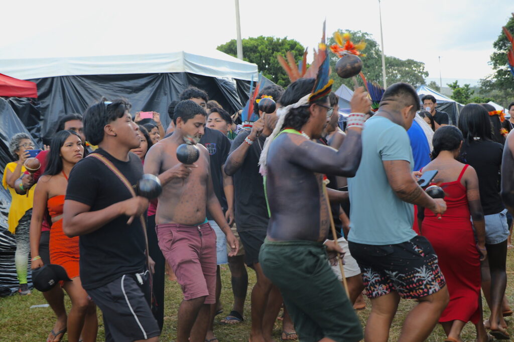Com mais de 7 mil indígenas, Acampamento Terra Livre reafirmou luta por direitos territoriais e cartas ao Executivo, Legislativo e Judiciário. Foto: Heloísa Sousa