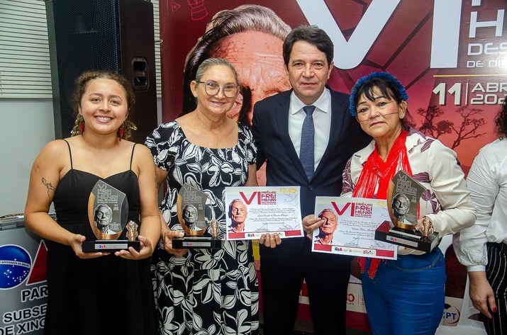 6º Prêmio Frei Henri de Roziers de Direitos Humanos teve três mulheres homenageadas: Jaqueline Damasceno, representante do Movimento dos Atingidos por Barragens (MAB), a professora Luzia Canuto de Oliveira Pereira e a líder indígena Cacica Kátia Akrãtikatêjê