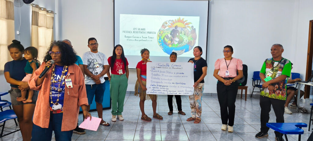 Nos momentos de escuta, reflexão, partilha e roda de diálogo, orientados por mulheres da Comissão Pastoral da Terra, foram abordados temas centrais à realidade vivida pelas participantes. Foto: Acervo CPT