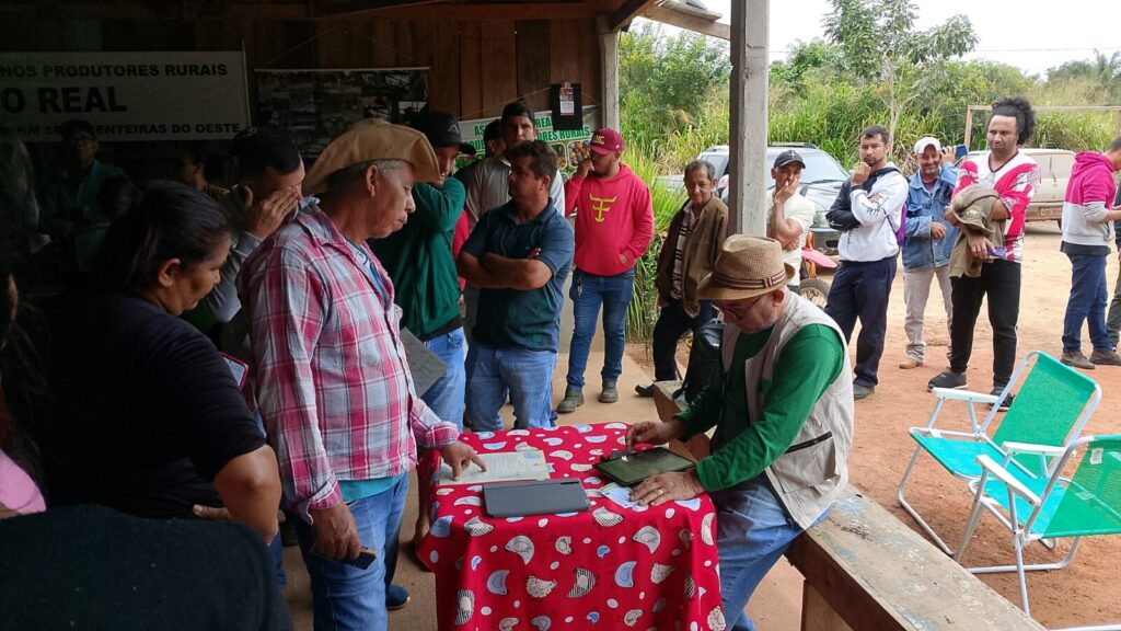 Cadastramento das famílias pelo Incra em Pimenteiras do Oeste, Rondônia. Foto Adilson Machado / CPT-RO