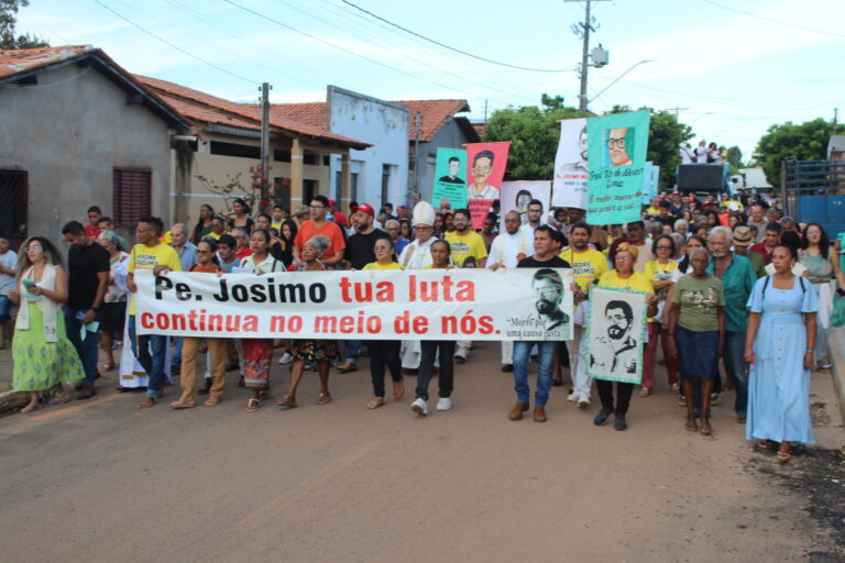 A Romaria da Terra e das Águas foi realizada no sábado, 09, em Buriti do Tocantins (TO), onde o corpo de Padre Josimo está plantado. Foto: CPT Araguaia-Tocantins
