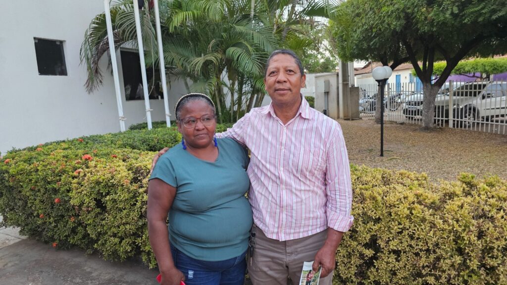 Seu Raimundo Luís Vieira e a esposa Ivonete Vieira, agricultores familiares de Gado Bravinho. Foto: Cristiane Moraes/Acervo ISPN